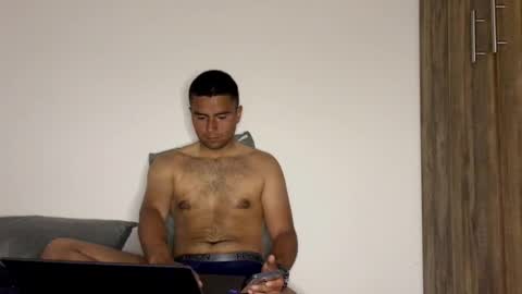 nicktristen_16 online show from October 25, 11:21 pm