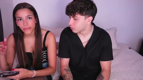 Snapshot of nicky_and_blake chatting on December 12, 7:59 pm nicky and blake online show from December 12, 7:59 pm