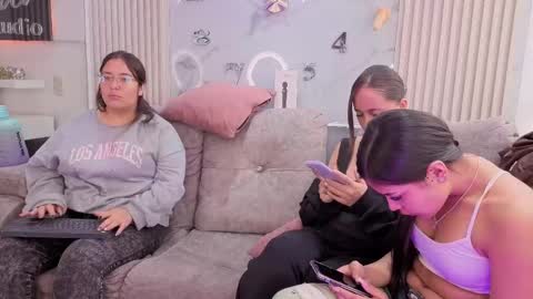 nicky_as online show from February 18, 3:08 pm