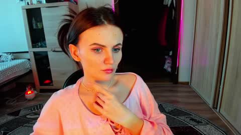 Snapshot of nicky_weekends chatting on February 5, 8:00 am Nicky Weekends online show from February 5, 8:00 am