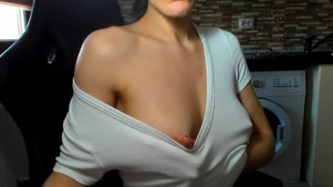 Nicky online show from February 11, 1:30 pm