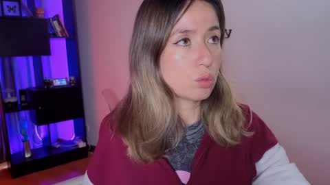 Snapshot of nickywindsor chatting on April 29, 8:48 pm Nicky online show from April 29, 8:48 pm