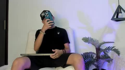 Snapshot of nico_saint_ chatting on May 30, 11:29 am nico_saint_ online show from May 30, 11:29 am