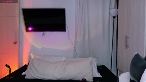 Snapshot of nicocruzz chatting on September 10, 11:10 am Nico Cruz online show from September 10, 11:10 am