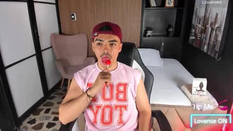 Snapshot of nicokingg_ chatting on November 11, 2:11 am Nico King online show from November 11, 2:11 am