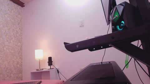 Nicol online show from January 7, 7:06 pm