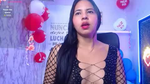 nicol_ross19 online show from February 26, 11:59 pm