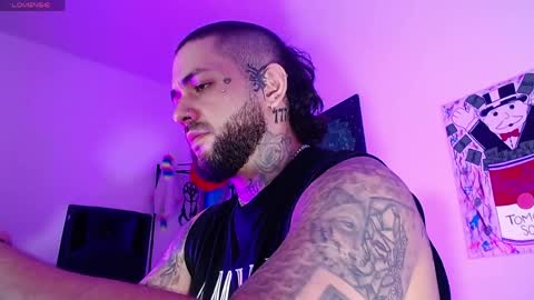 nicolas online show from May 19, 2:51 am