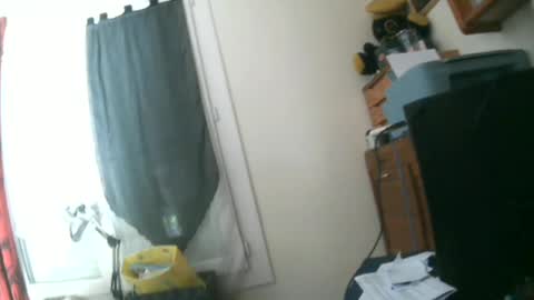 nicolasllavfrouen online show from June 15, 9:11 am