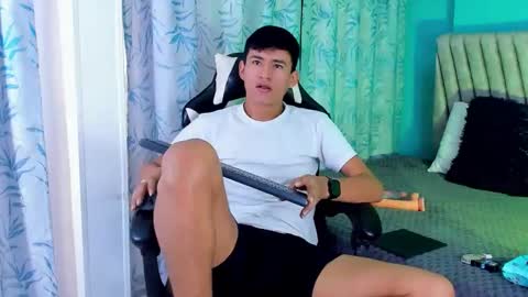 nicolastorres__ online show from February 27, 9:48 pm