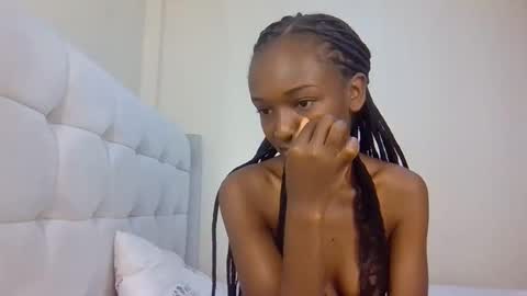 nicole161117 online show from April 2, 7:17 am