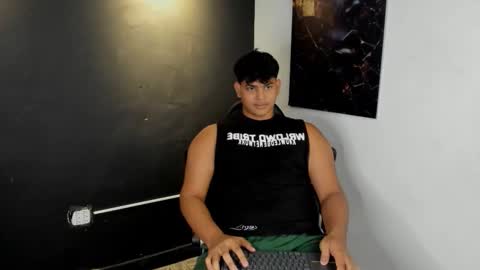 Snapshot of nicole_and_thiago1 chatting on March 11, 9:32 pm nicole_and_thiago1 online show from March 11, 9:32 pm