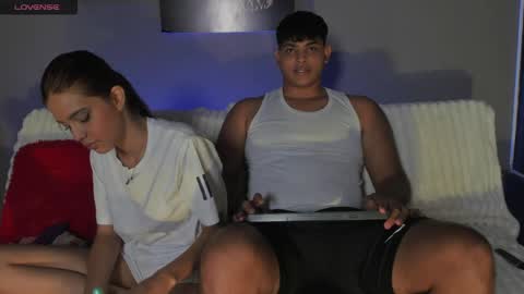 Snapshot of nicole_and_thiago1 chatting on May 4, 10:28 pm nicole_and_thiago1 online show from May 4, 10:28 pm
