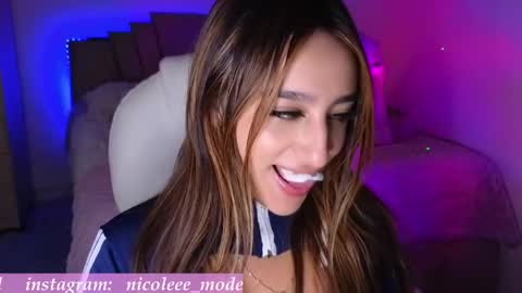 Snapshot of nicole_edwards chatting on May 26, 6:37 pm Nicole online show from May 26, 6:37 pm