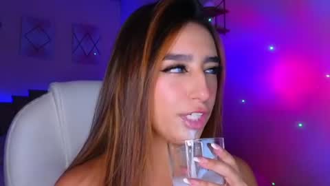 Snapshot of nicole_edwards chatting on July 23, 1:58 am Nicole online show from July 23, 1:58 am