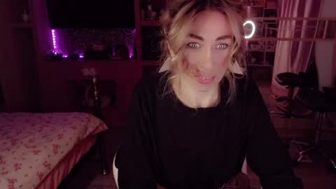 Nicole online show from May 30, 5:37 am
