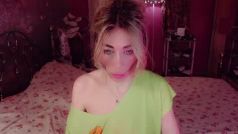 Nicole online show from May 30, 10:29 pm