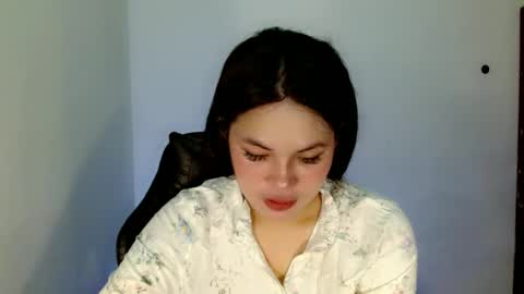 Snapshot of nicole_kiss01 chatting on October 17, 8:17 am nicole_kiss01 online show from October 17, 8:17 am