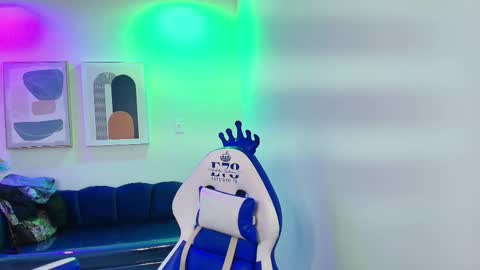 Nicolle online show from February 5, 11:48 am