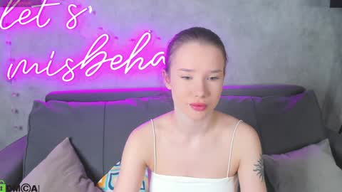Snapshot of nicole_vasquezz chatting on April 6, 1:14 am Nicole My schedule for the week 2 GMT 9am-15pm Mo Tu Th Fr online show from April 6, 1:14 am