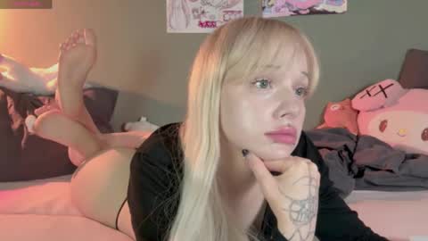 Mary online show from May 15, 11:34 pm