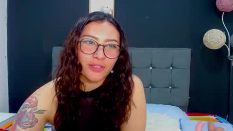 nicolee_8 online show from October 10, 1:43 pm