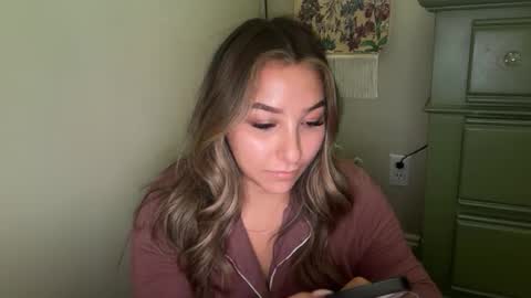 nicolelovesyou444 online show from October 31, 5:03 pm