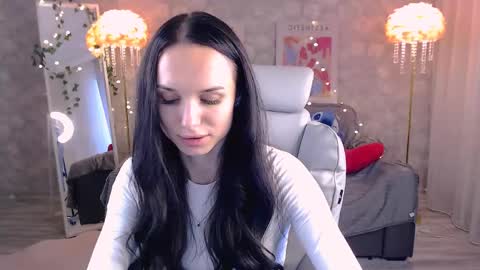 Snapshot of nicolemerz chatting on May 12, 2:47 pm Nicole online show from May 12, 2:47 pm