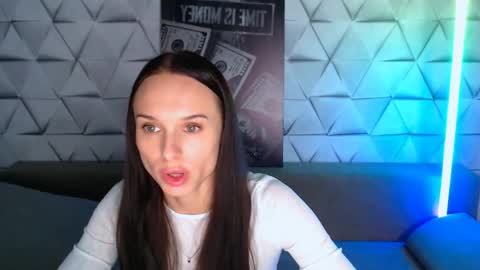 Snapshot of nicolemerz chatting on May 28, 7:00 pm Nicole online show from May 28, 7:00 pm