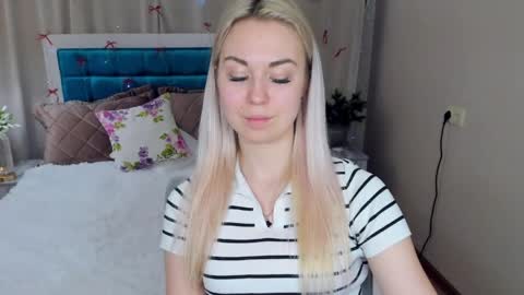 Snapshot of nicolestunning chatting on May 8, 8:52 am NicoleStunning online show from May 8, 8:52 am