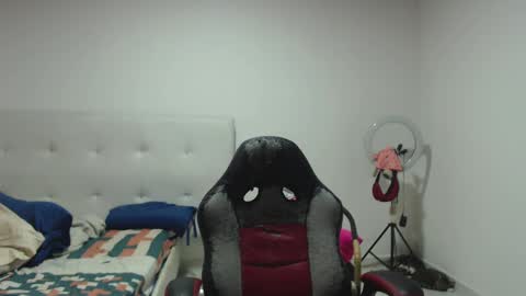 Snapshot of nicolet666lee chatting on February 5, 10:12 pm Cyber Lee online show from February 5, 10:12 pm