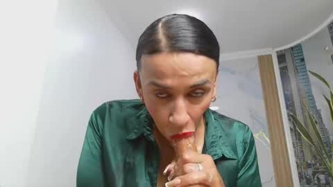 Snapshot of nicoljaramillo618307 chatting on April 28, 7:30 pm NICOL-JARAMILLO online show from April 28, 7:30 pm