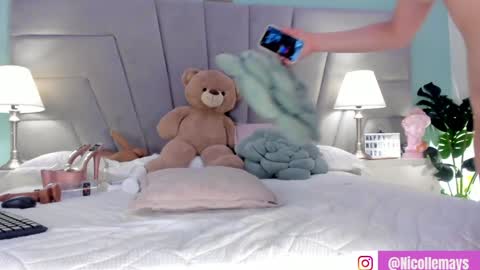 Snapshot of nicolle_mays chatting on February 8, 4:14 pm Nicolle Mays online show from February 8, 4:14 pm