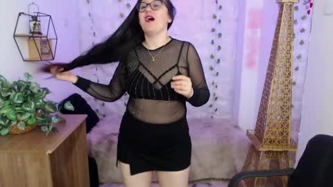 Nicolle  online show from May 8, 2:17 am