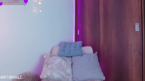 Nicolle online show from March 15, 9:26 am