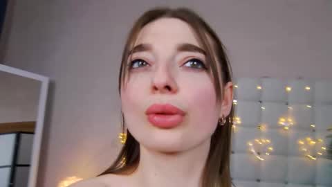 NicolRos online show from February 12, 3:49 pm