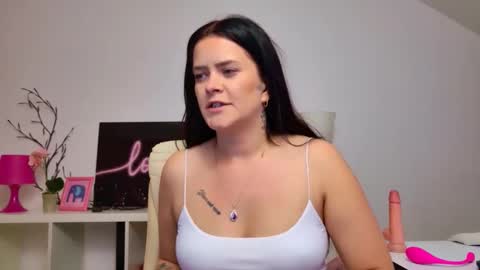 Nicol Sparkle online show from May 21, 7:26 am