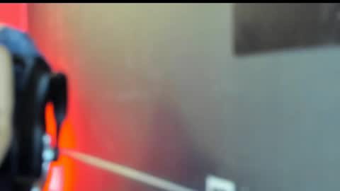 Snapshot of nicolvibes_212 chatting on November 17, 7:19 pm Nicol online show from November 17, 7:19 pm