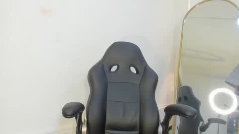 Nicol online show from February 8, 8:56 pm