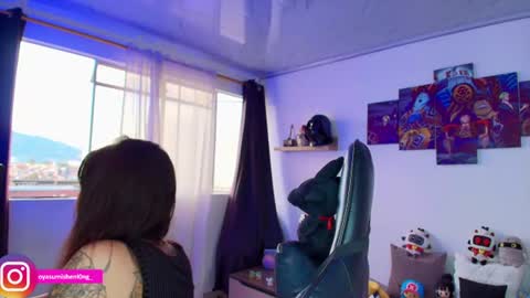 Snapshot of nicorobinn chatting on July 16, 10:27 pm Lizzie online show from July 16, 10:27 pm