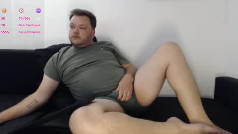 Snapshot of nielsgellen chatting on April 24, 8:33 pm nielsgellen online show from April 24, 8:33 pm