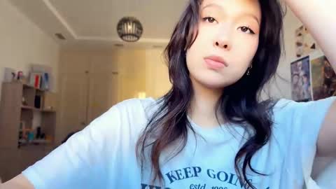 Snapshot of nievesshippey chatting on February 19, 7:59 am Hanna online show from February 19, 7:59 am