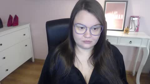 Holly online show from February 10, 5:33 am