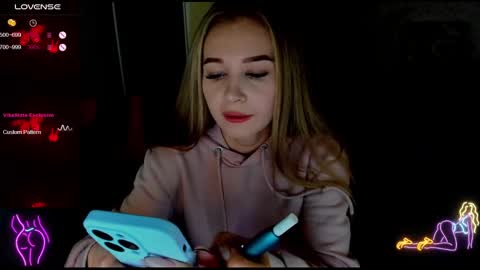 nigo_nika online show from December 7, 11:40 am