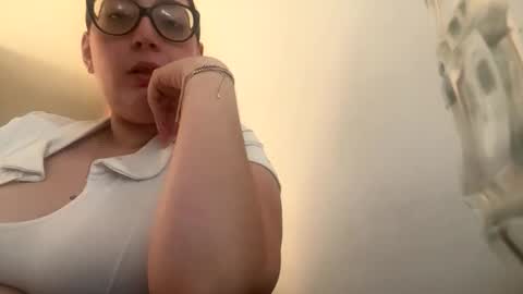 Anni online show from March 8, 8:34 pm