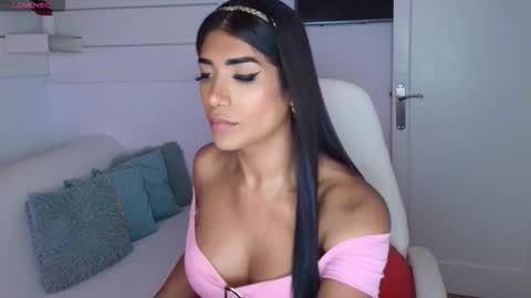 Nicolle Bustamante online show from October 13, 6:41 pm