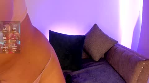 niina26_ online show from April 1, 1:41 pm