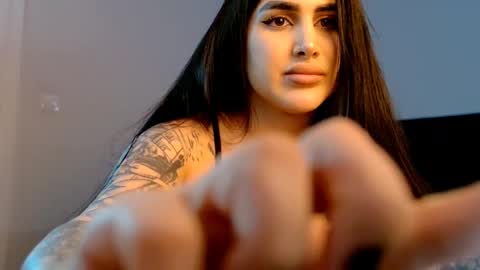 Niinarosee online show from March 6, 6:37 pm