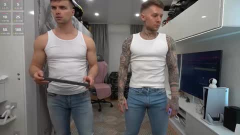 Snapshot of nik_sharp chatting on February 15, 2:14 pm Nik online show from February 15, 2:14 pm