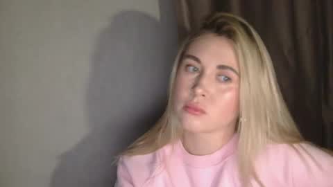 Snapshot of nika_flame chatting on January 12, 4:45 pm Nika online show from January 12, 4:45 pm